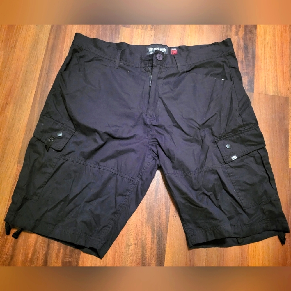 Ecko Unltd black cargo shorts